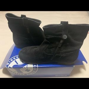 Hardly worn suede boots.